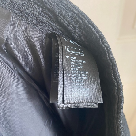 H&M Textured Mini Skirt Sz 6 - Picture 9 of 9